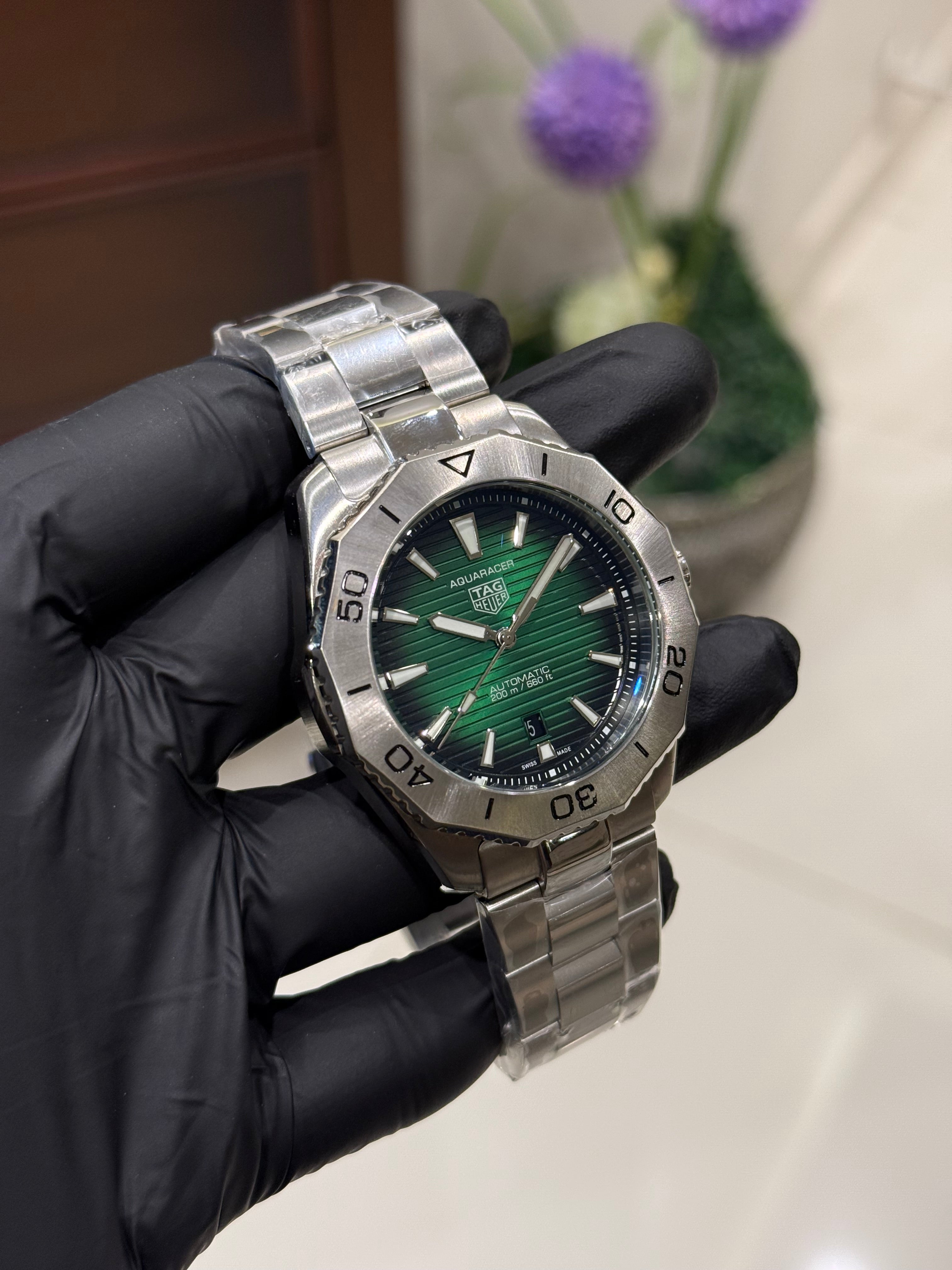 TAG Heuer Aquaracer Professional