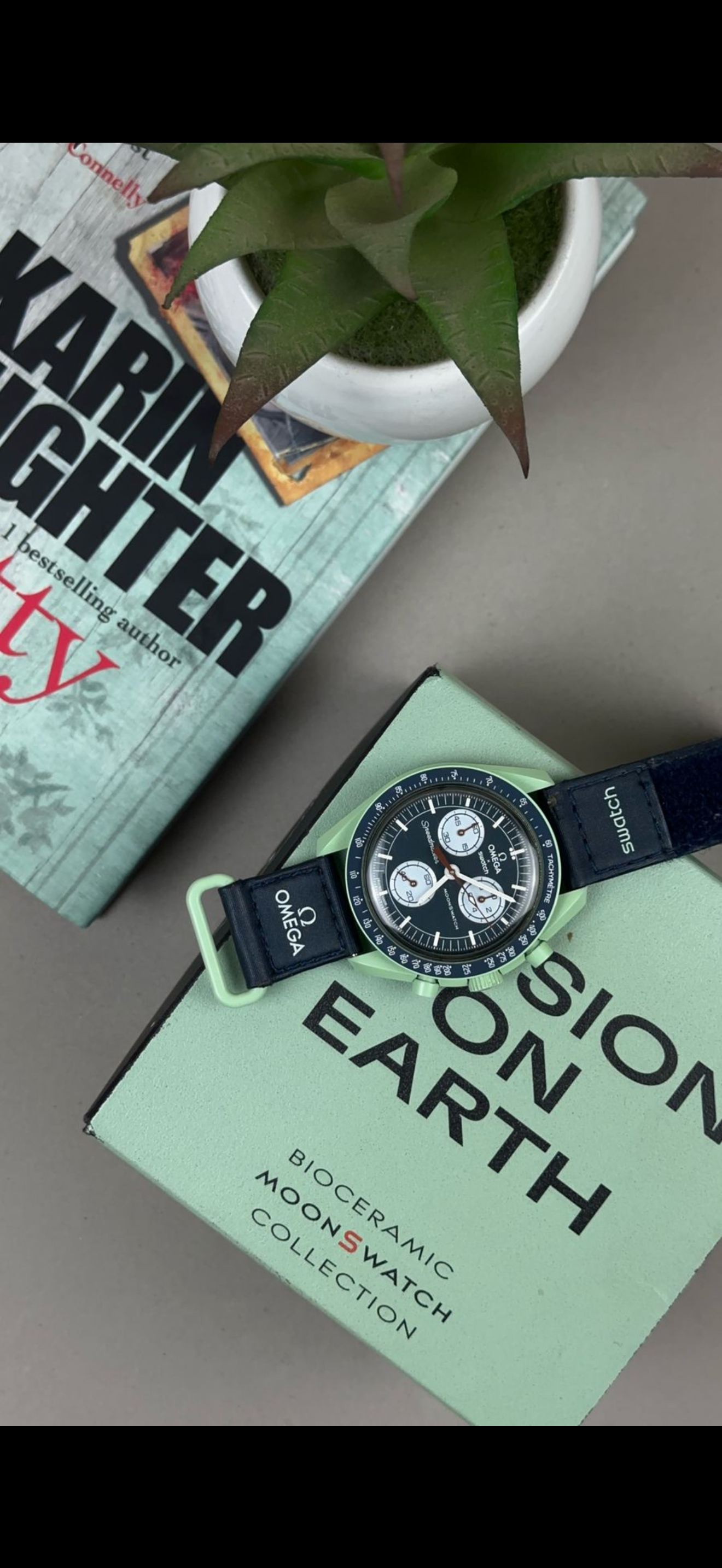 Omega X Swatch (Mission on Earth)